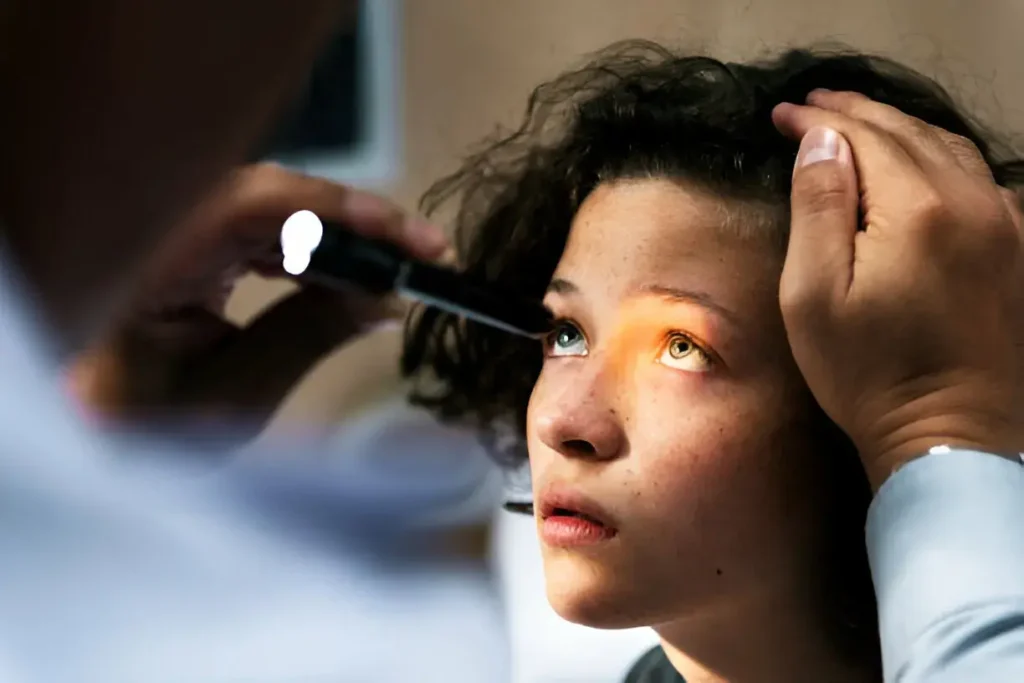 cuáles pueden ser las causas del glaucoma en adolescentes