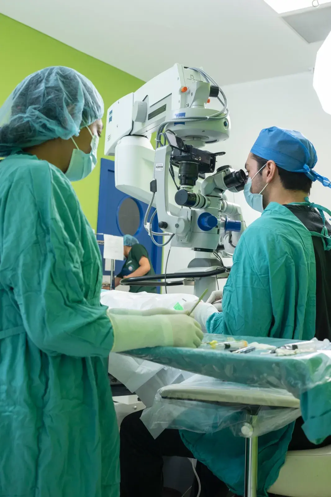 Proceso para realizar transplante de cornea